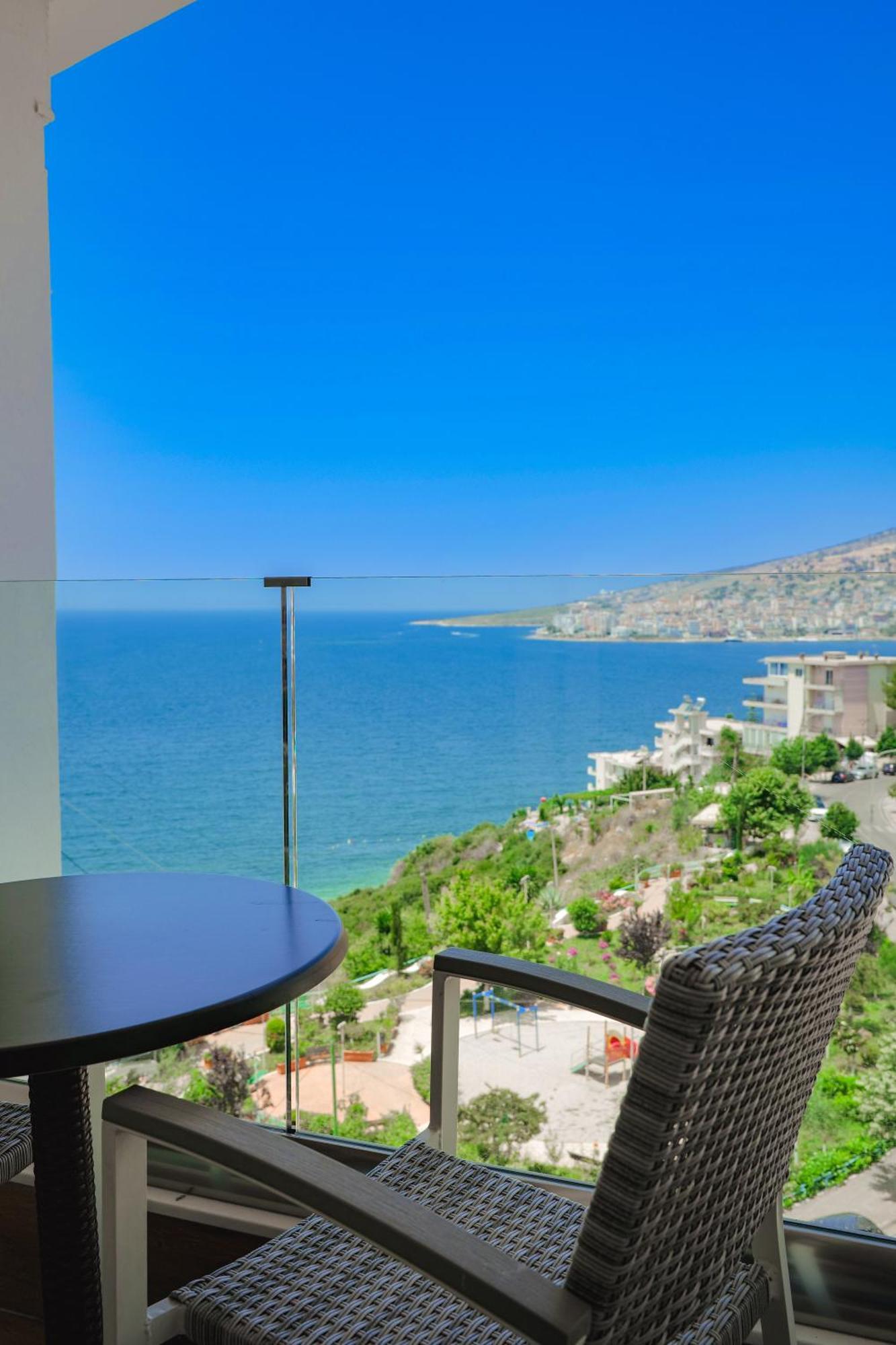 Hotel Oasis Saranda Extérieur photo