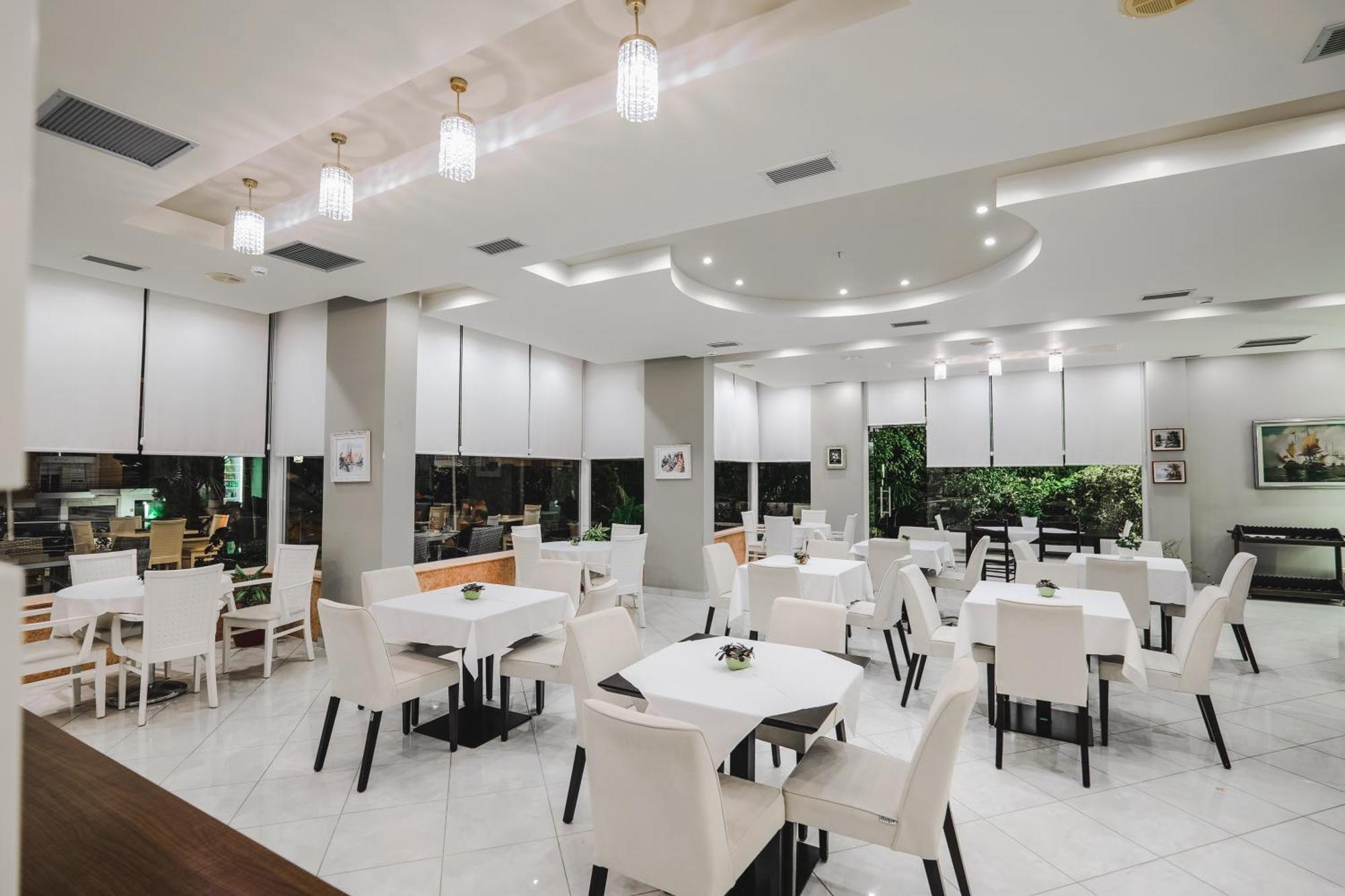 Hotel Oasis Saranda Extérieur photo