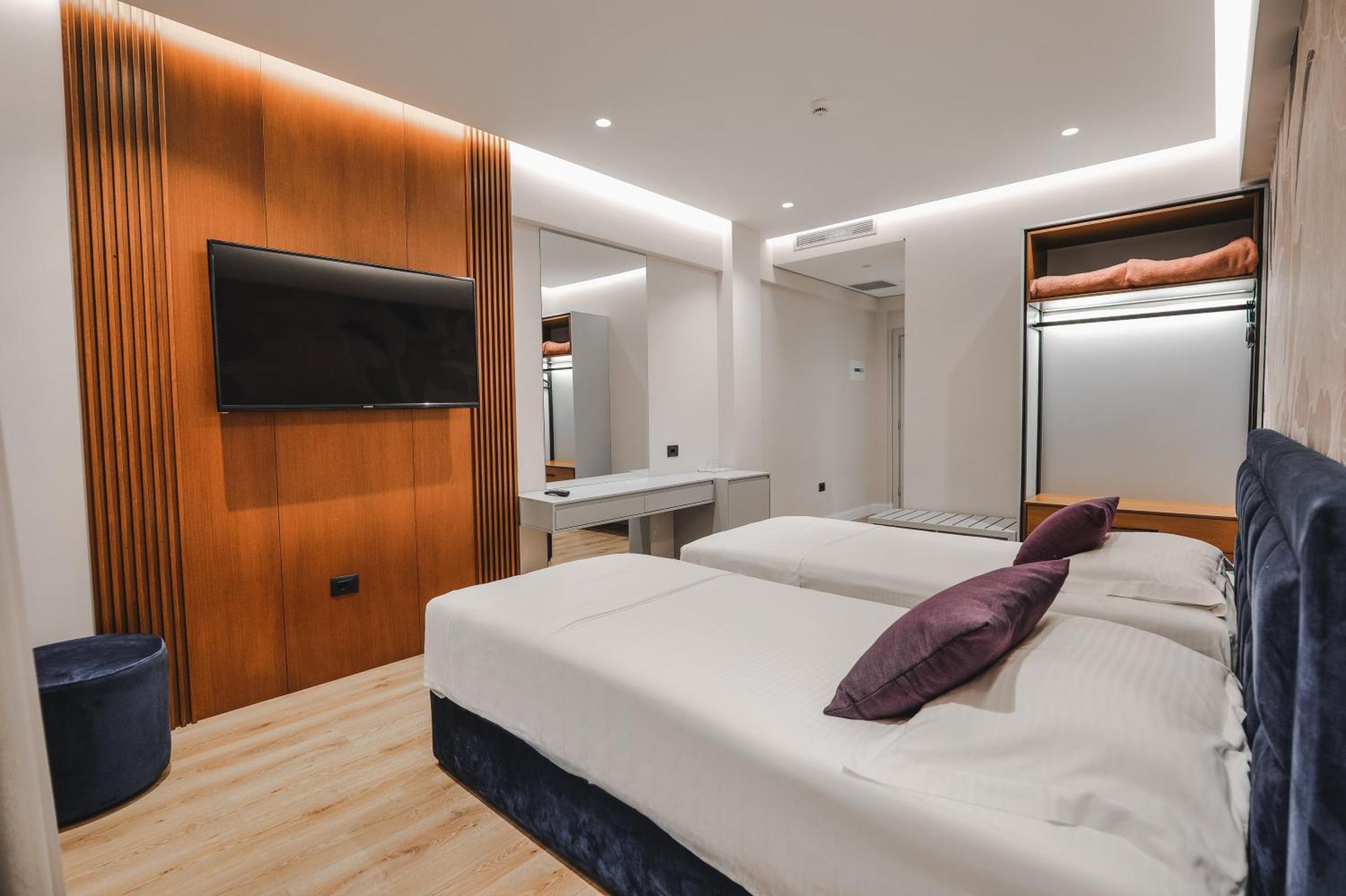 Hotel Oasis Saranda Extérieur photo