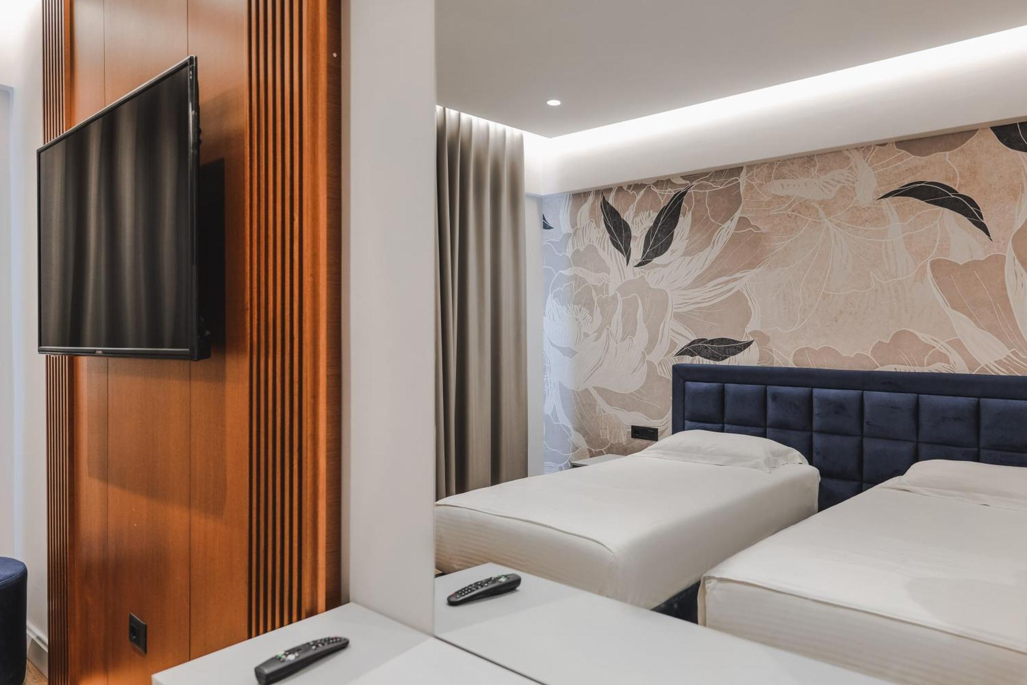 Hotel Oasis Saranda Extérieur photo